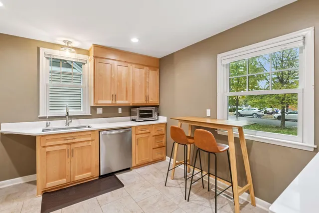 $2,995 | 3040 Hampshire Avenue South, St. Louis Park, MN 55426