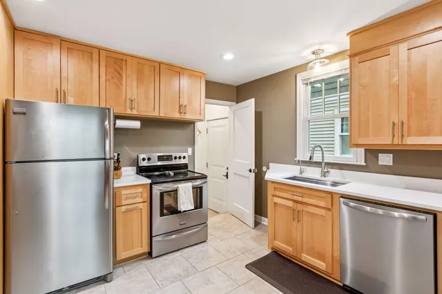 $2,995 | 3040 Hampshire Avenue South, St. Louis Park, MN 55426