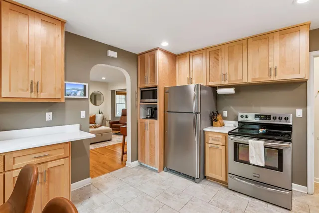 $2,995 | 3040 Hampshire Avenue South, St. Louis Park, MN 55426