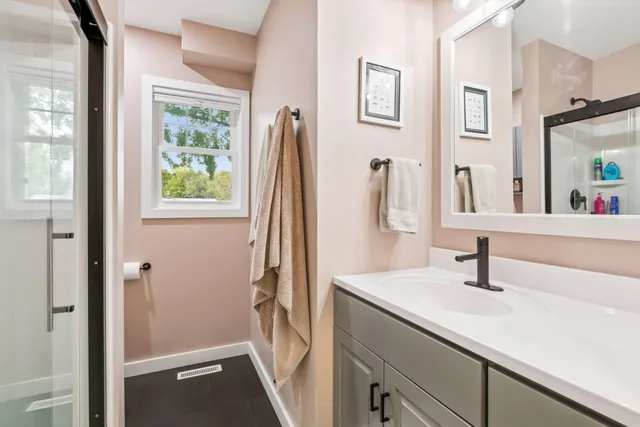 $2,995 | 3040 Hampshire Avenue South, St. Louis Park, MN 55426