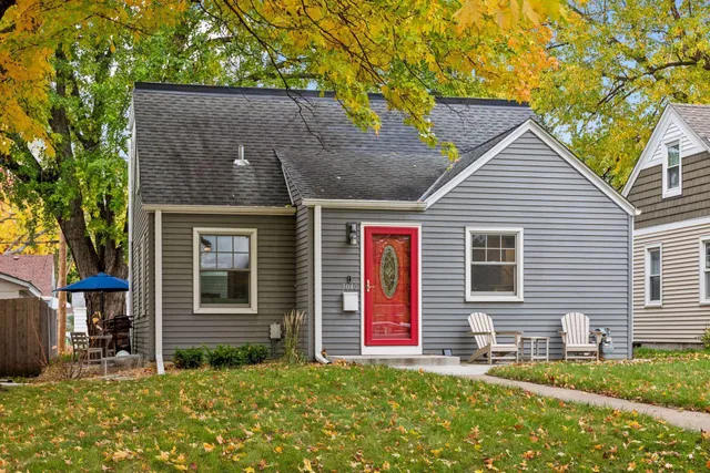 $2,995 | 3040 Hampshire Avenue South, St. Louis Park, MN 55426