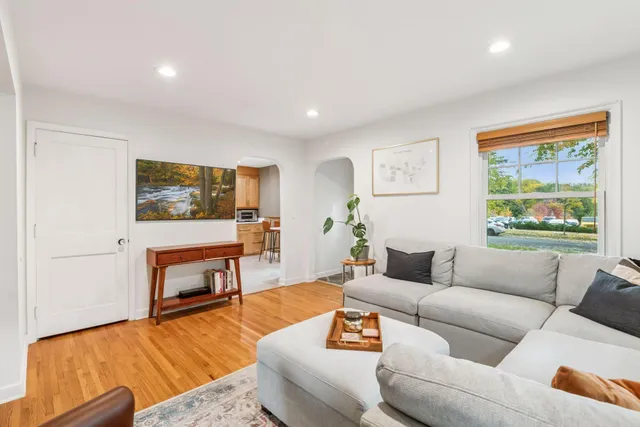 $2,995 | 3040 Hampshire Avenue South, St. Louis Park, MN 55426