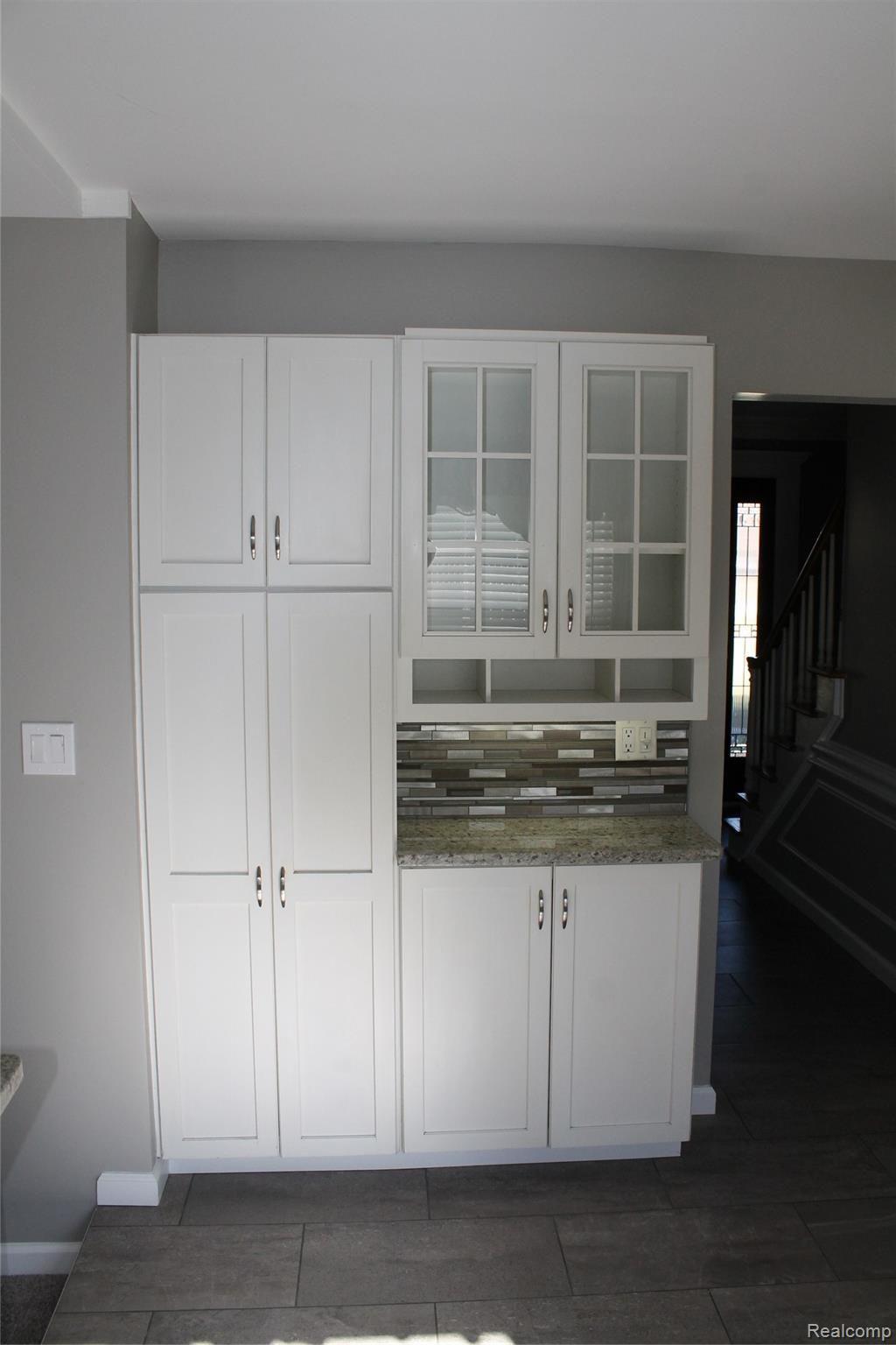 8675 Ferry Road Grosse Ile, MI 48138 - Photo 8 of 52 IMG_5701.JPG