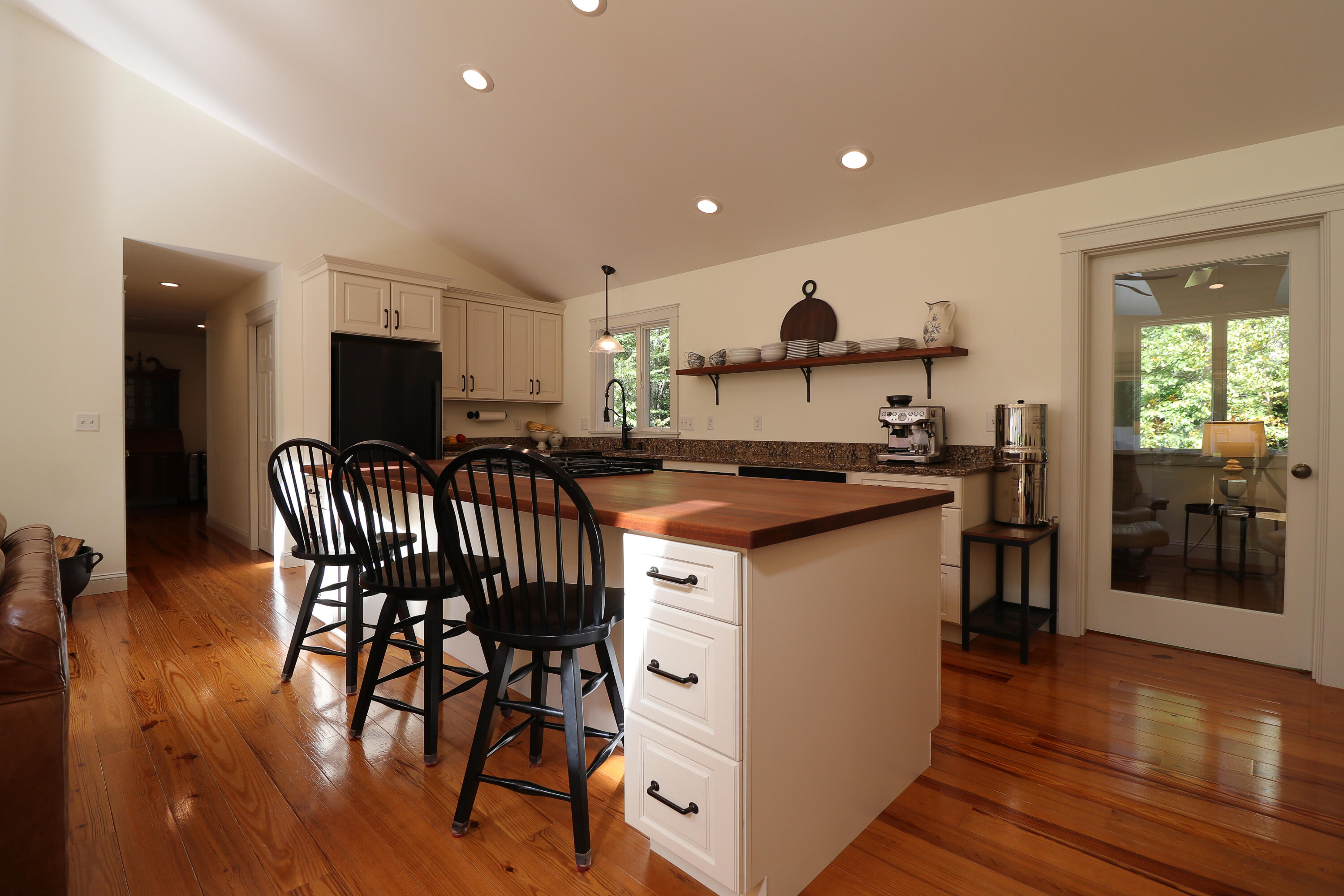 21 Adams Lane Ogunquit, ME 03907 - Photo 13 of 71 21AdamsLaneListingPhotos (51 of 78)