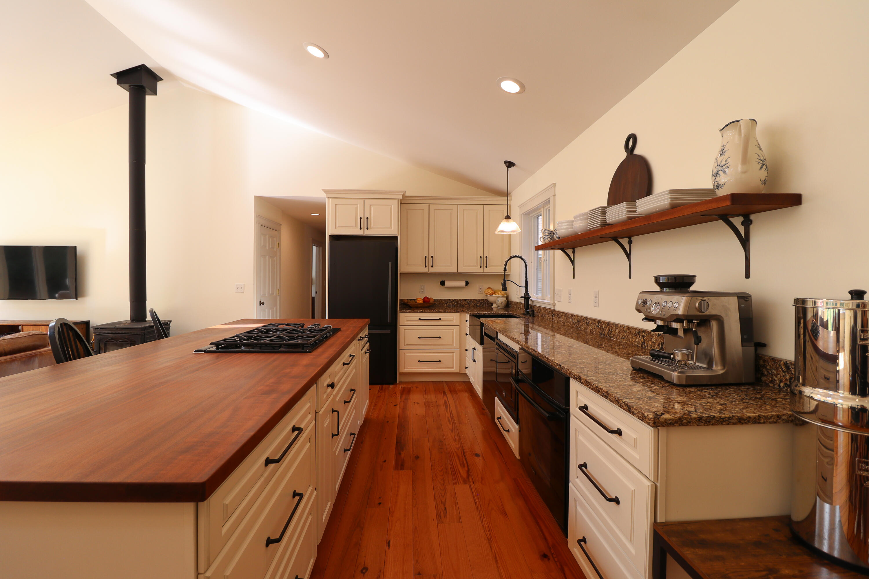 21 Adams Lane Ogunquit, ME 03907 - Photo 15 of 71 21AdamsLaneListingPhotos (50 of 78)