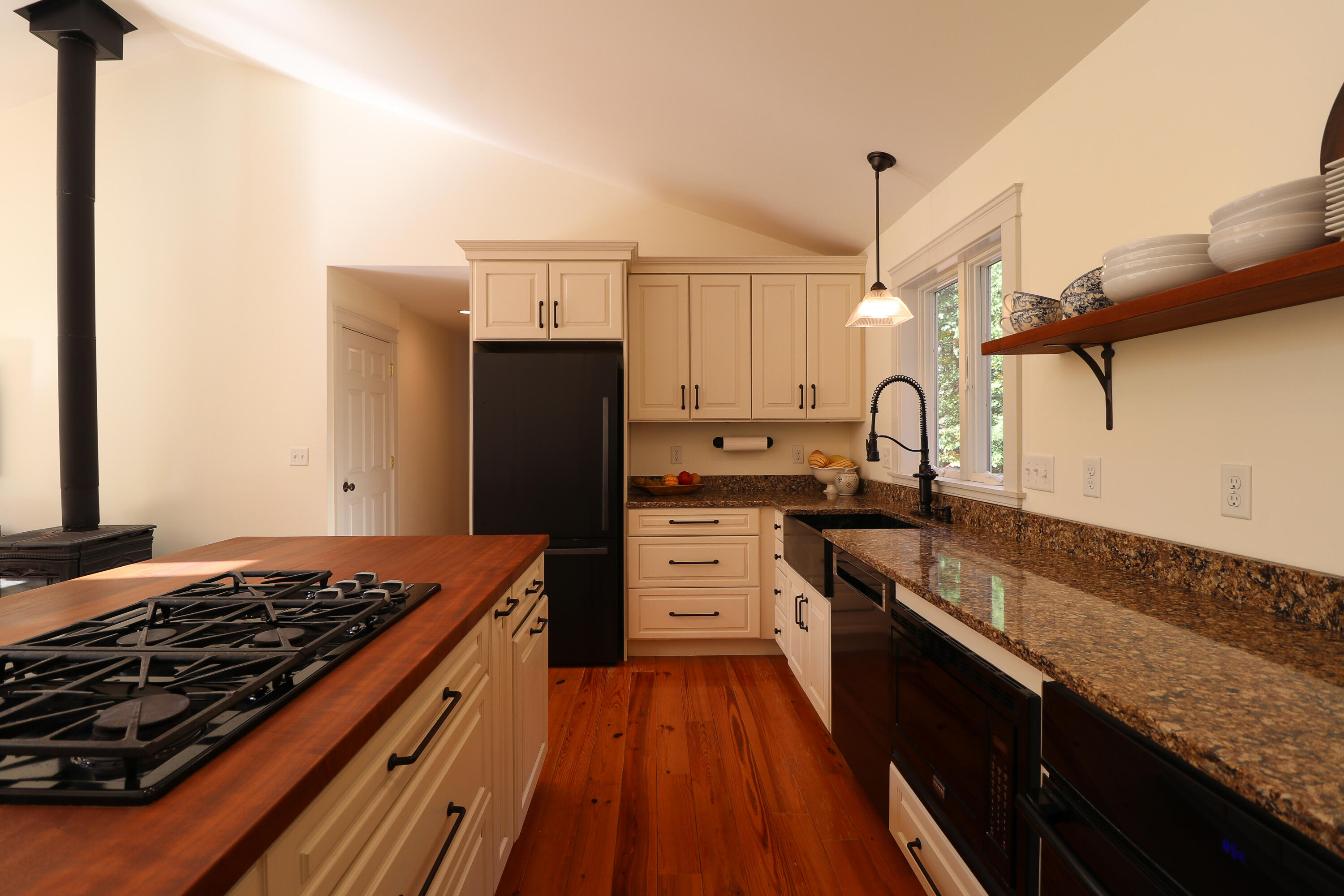 21 Adams Lane Ogunquit, ME 03907 - Photo 16 of 71 21AdamsLaneListingPhotos (49 of 78)