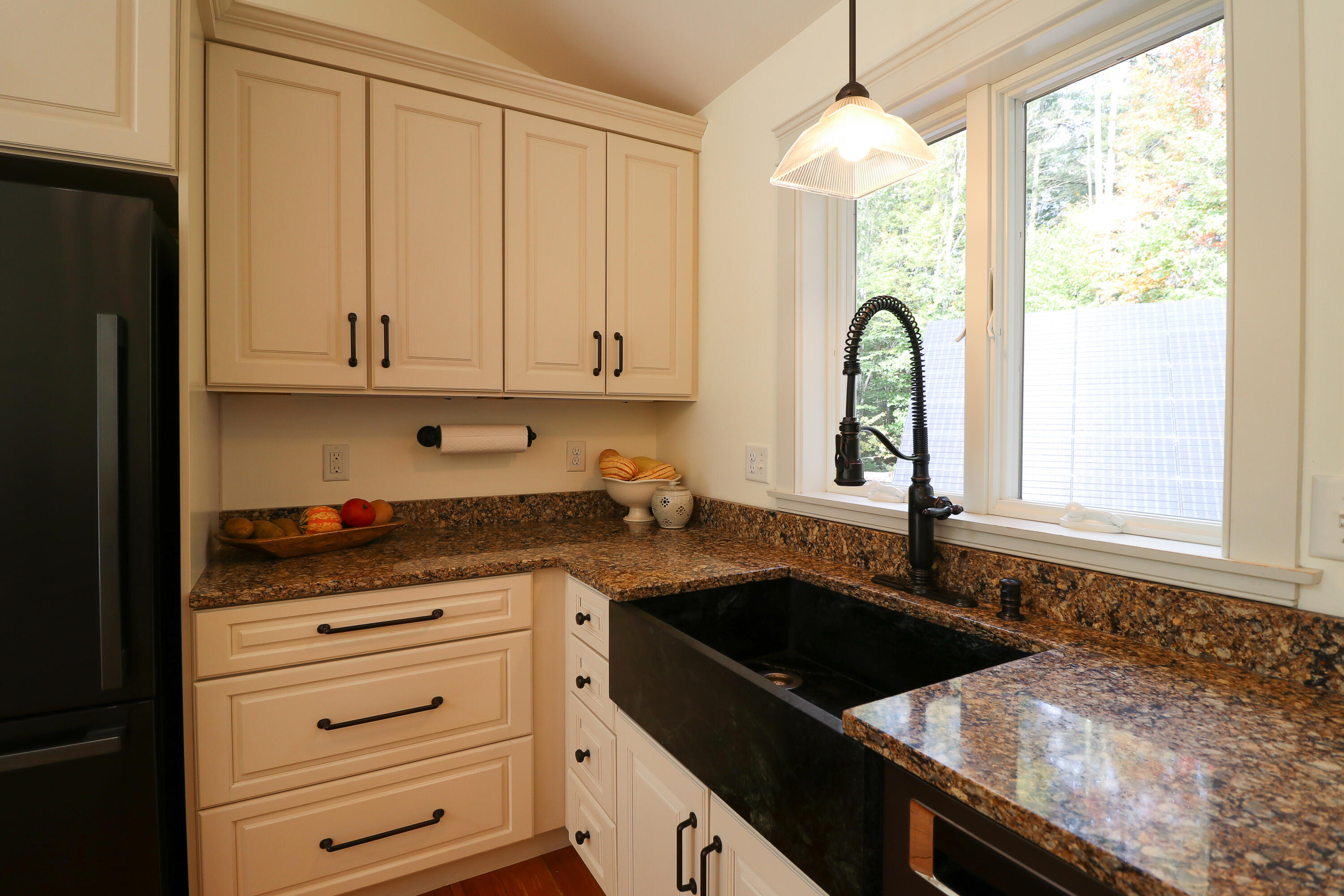 21 Adams Lane Ogunquit, ME 03907 - Photo 19 of 71 21AdamsLaneListingPhotos (47 of 78)