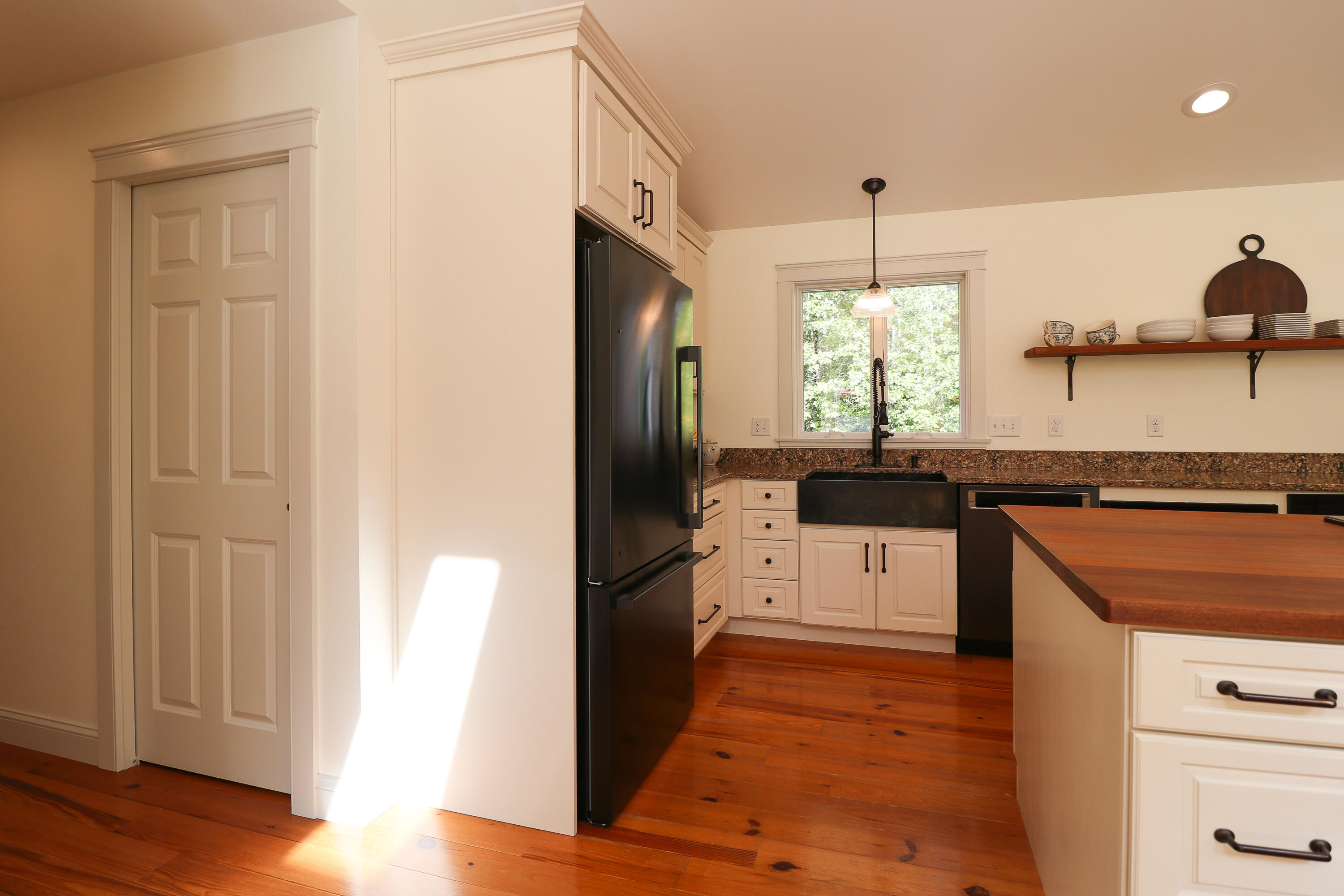 21 Adams Lane Ogunquit, ME 03907 - Photo 20 of 71 21AdamsLaneListingPhotos (42 of 78)