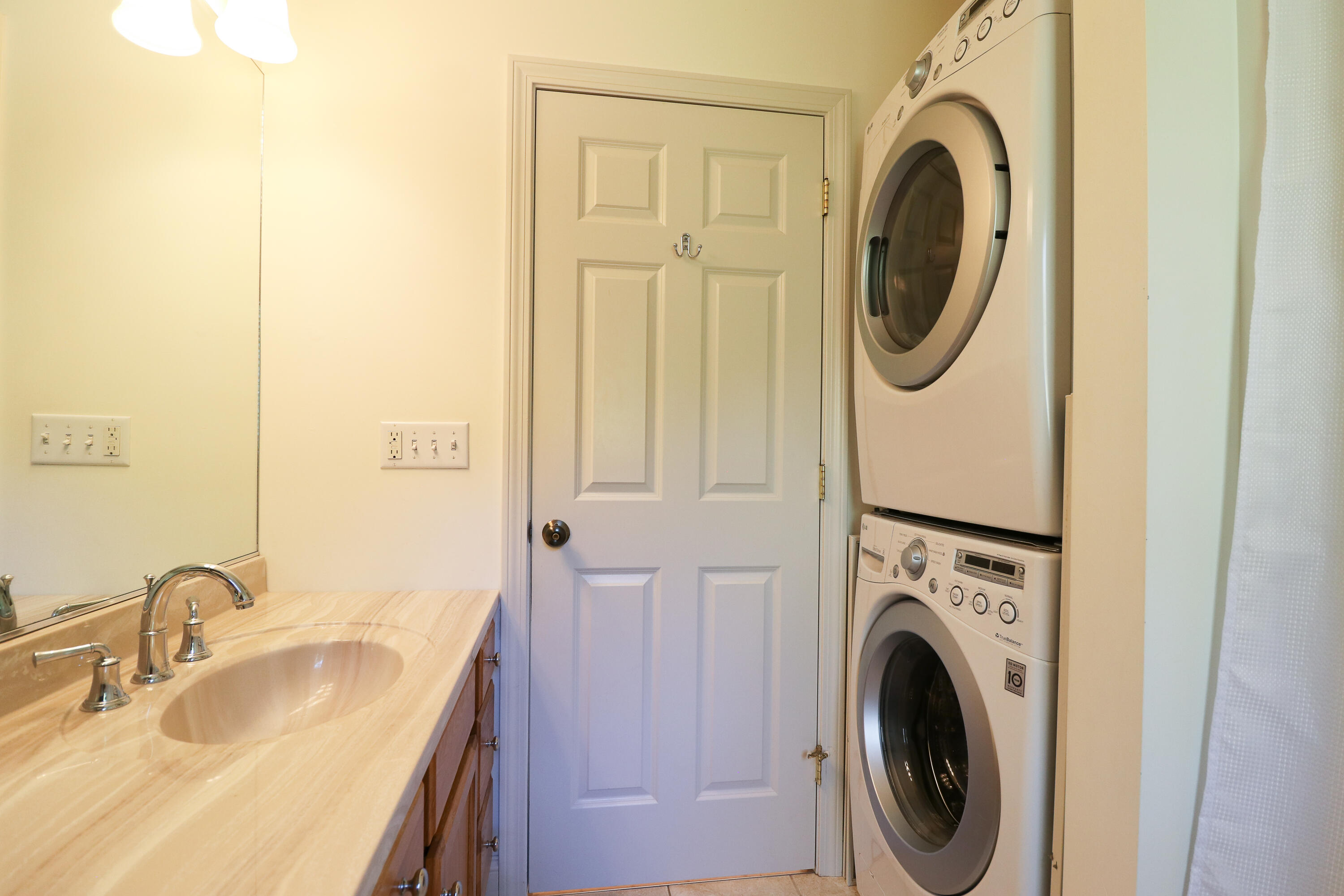 21 Adams Lane Ogunquit, ME 03907 - Photo 53 of 71 21AdamsLaneListingPhotos (62 of 78)