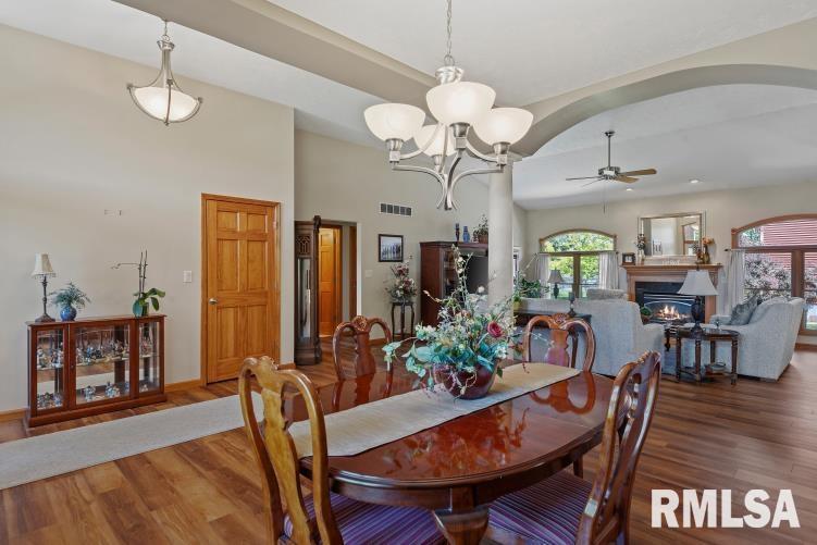 4377 Old Salem Lane Springfield, IL 62711 - Photo 16 of 46