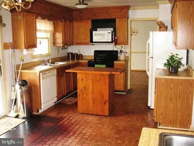 562 Plainview Road Kinsale, VA 22488 - Photo 6 of 30 Kitchen