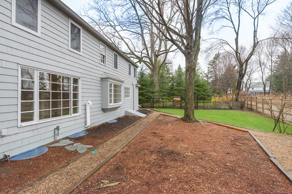 20 Cranston Road Winchester, MA 01890 - Photo 4 of 29