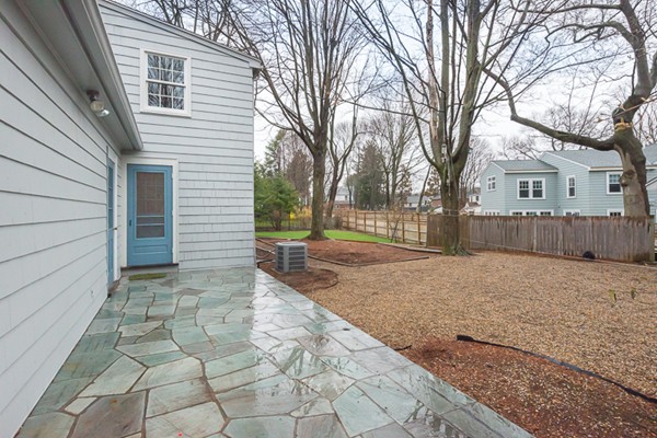 20 Cranston Road Winchester, MA 01890 - Photo 5 of 29