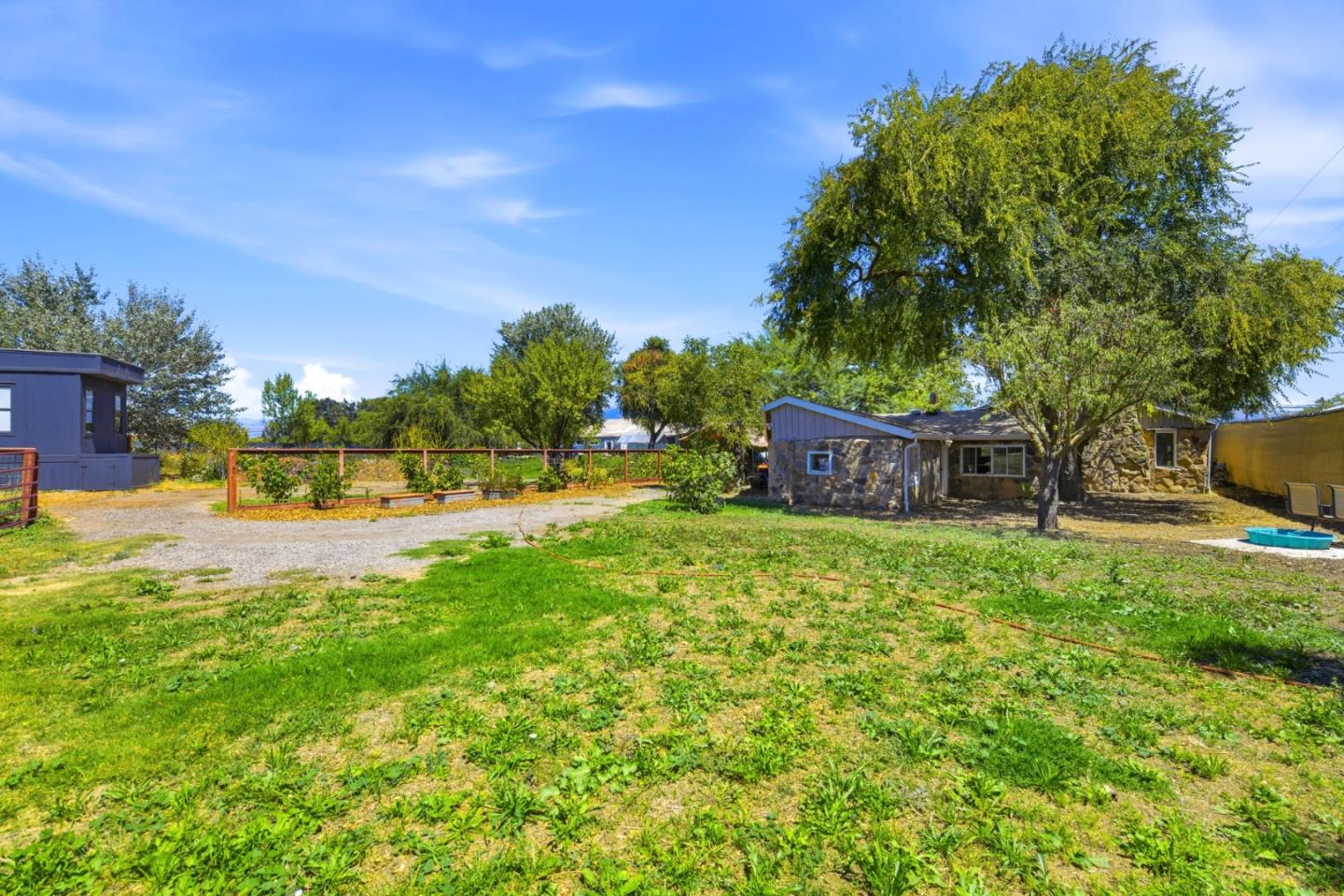 10095 Monterey Road Gilroy, CA 95020 - Photo 26 of 28 Gallery Image 26