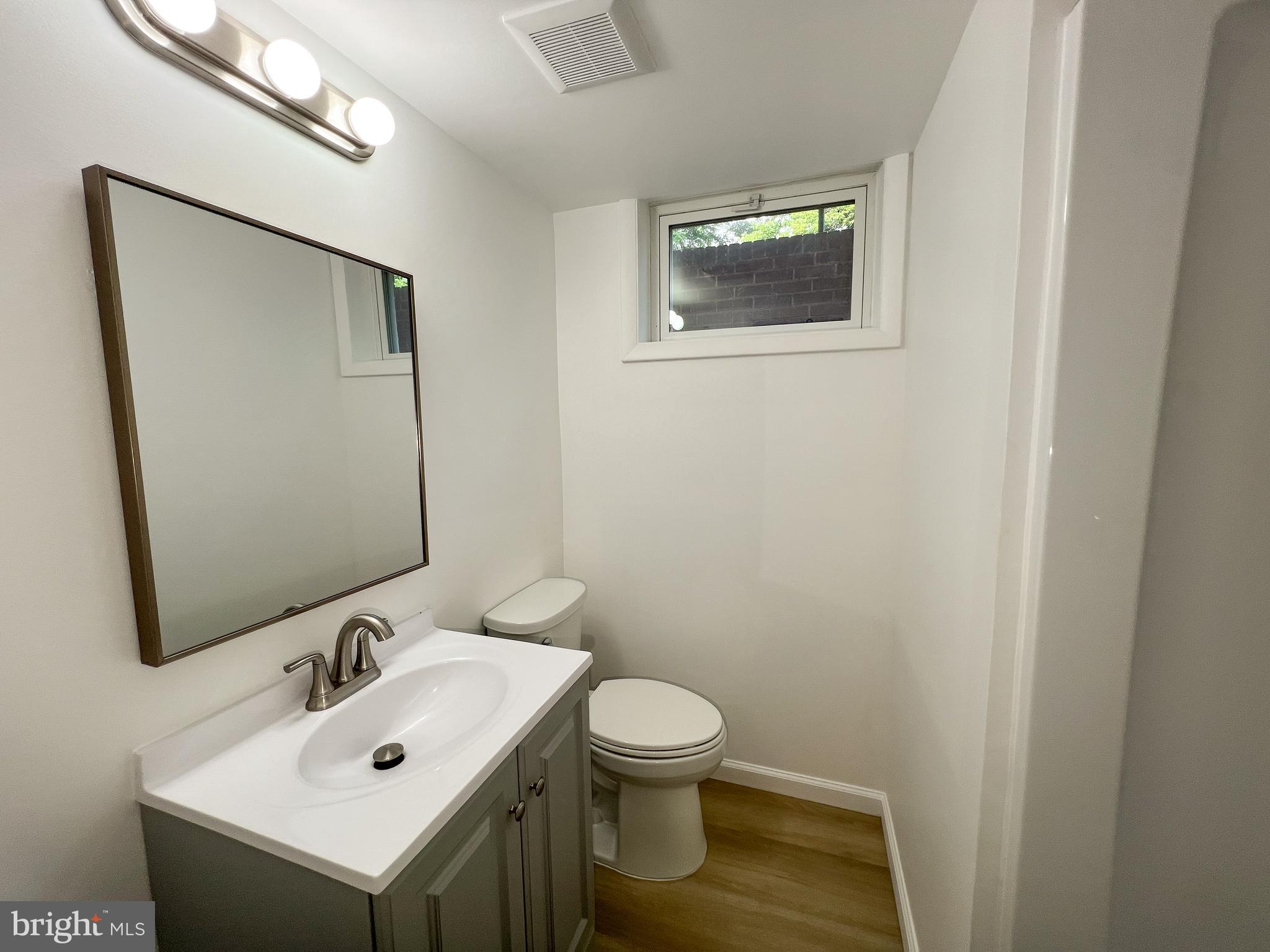 10001 Woodhill Road Bethesda, MD 20817 - Photo 26 of 30 Basement Bathroom