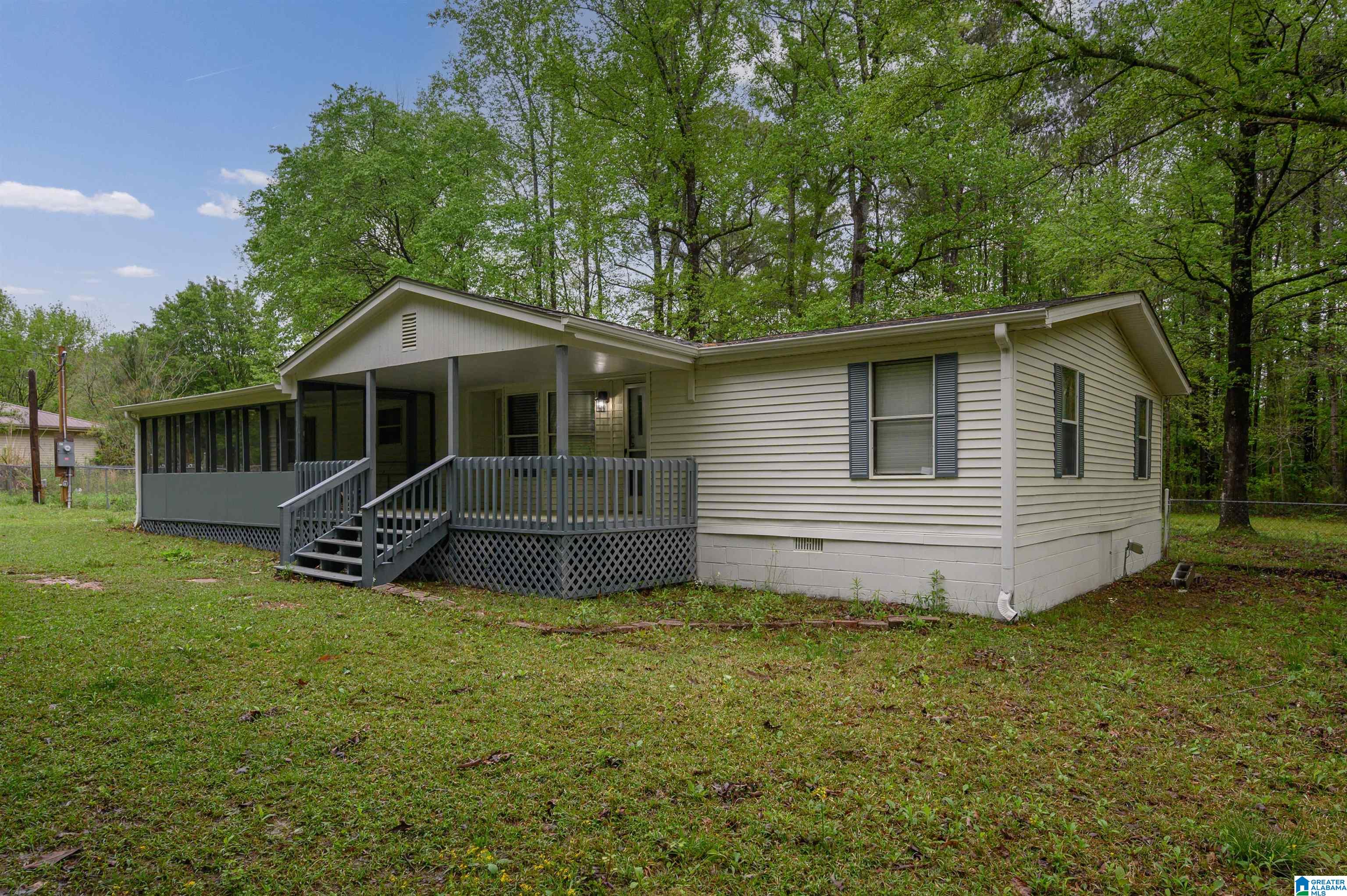 881 Southview Road Sylacauga, AL 35150 - Photo 3 of 39