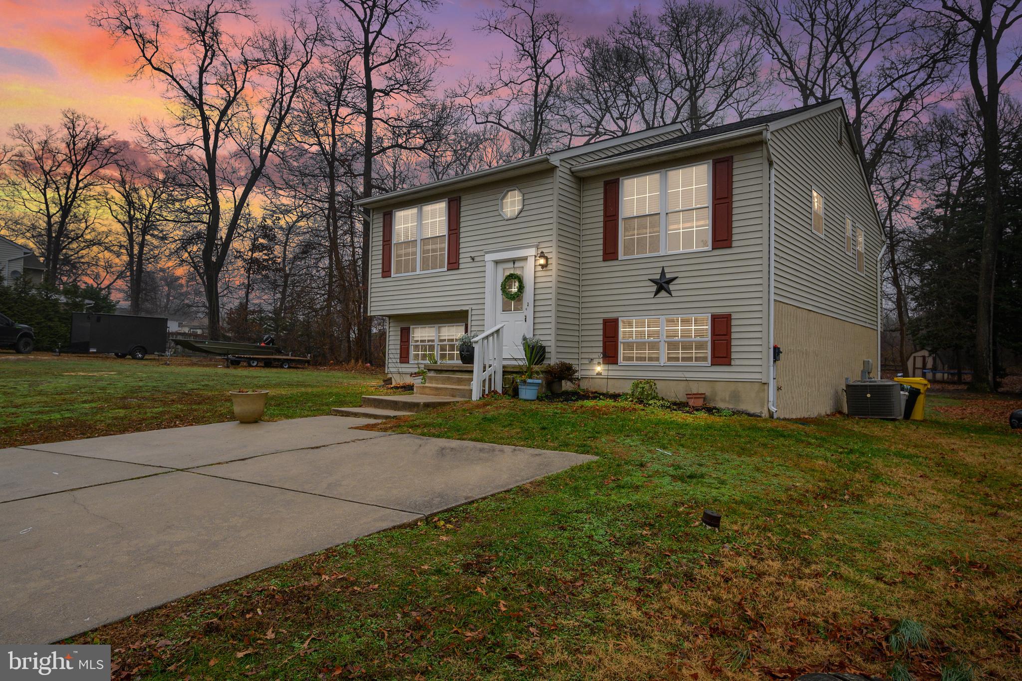 971 11th Street Pasadena, MD 21122 - Photo 1 of 39