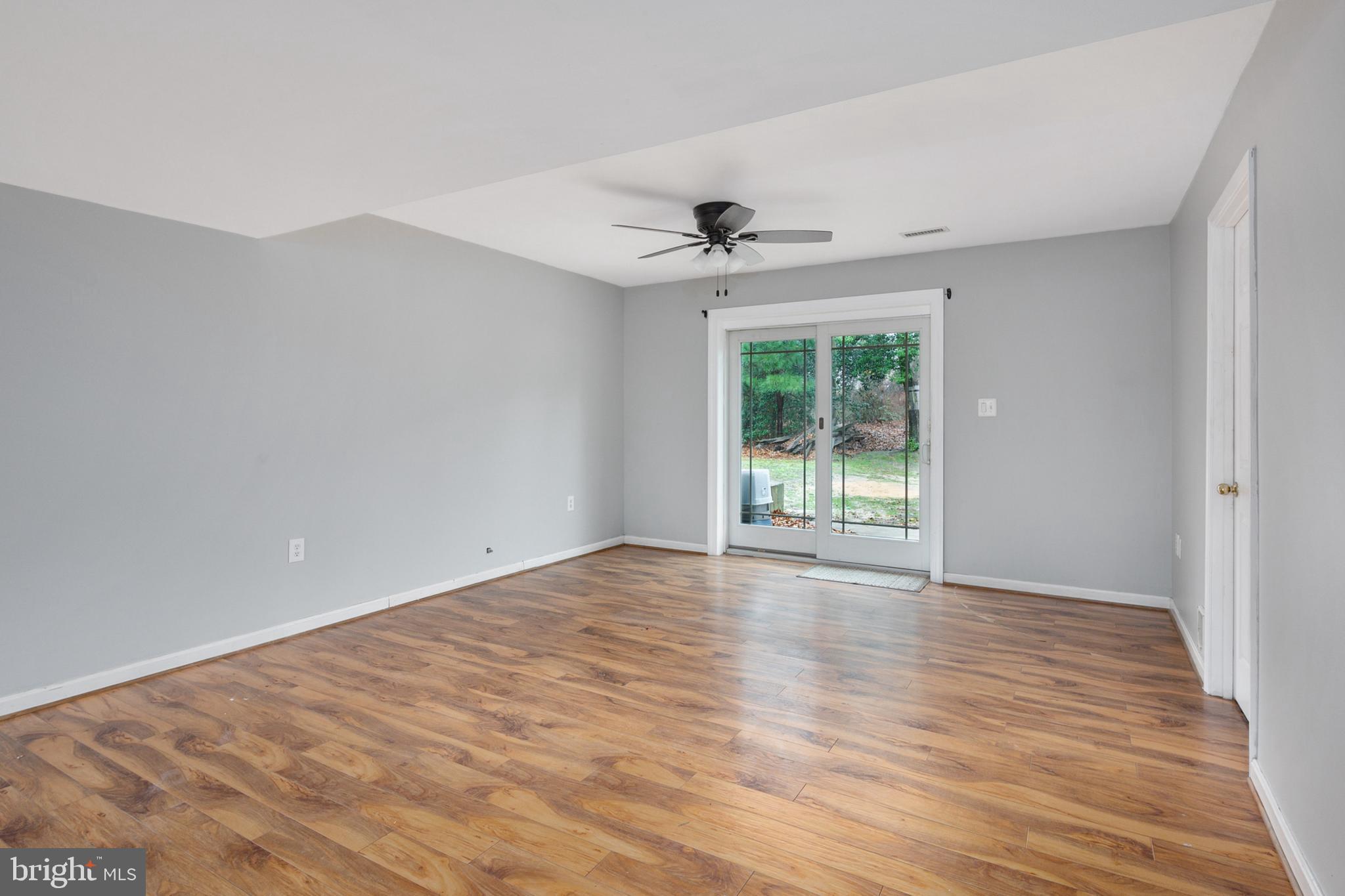 971 11th Street Pasadena, MD 21122 - Photo 19 of 39