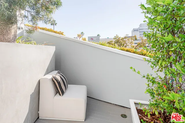 $25,000 | 8600 Wilshire Boulevard, Unit PH20, Beverly Hills, CA 90211