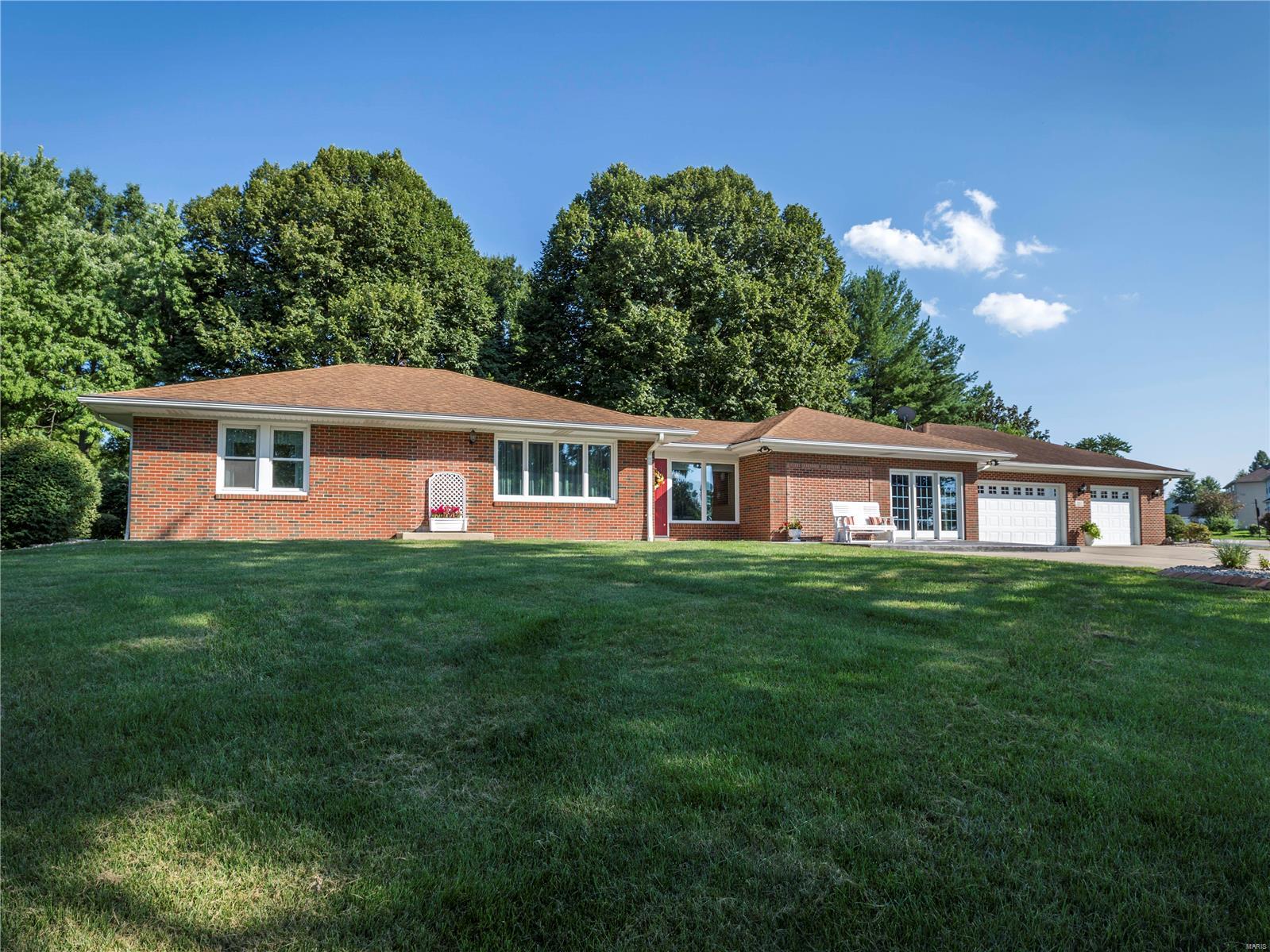 3932 Raymond Road Edwardsville, IL 62025 - Photo 3 of 39