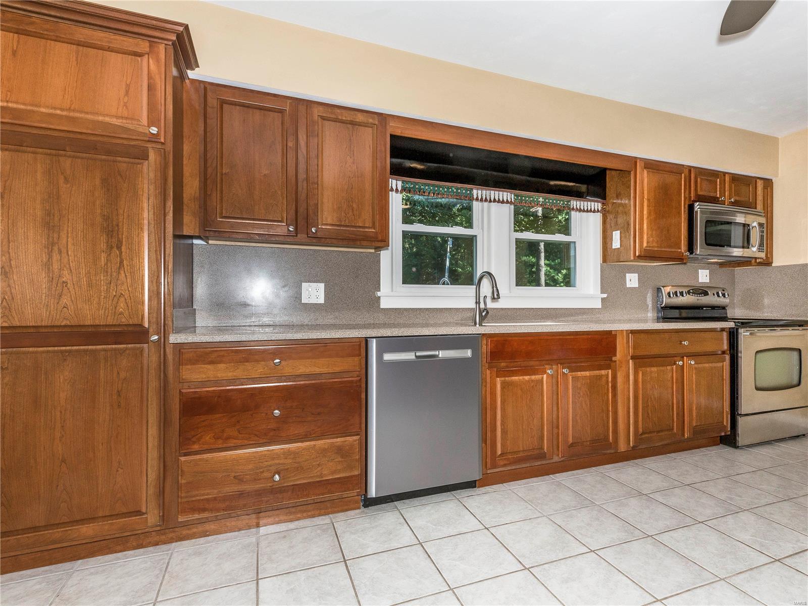 3932 Raymond Road Edwardsville, IL 62025 - Photo 24 of 39