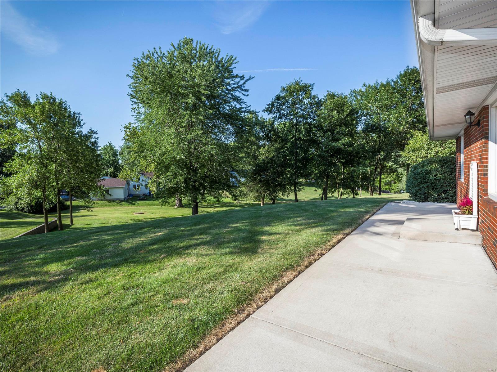 3932 Raymond Road Edwardsville, IL 62025 - Photo 7 of 39