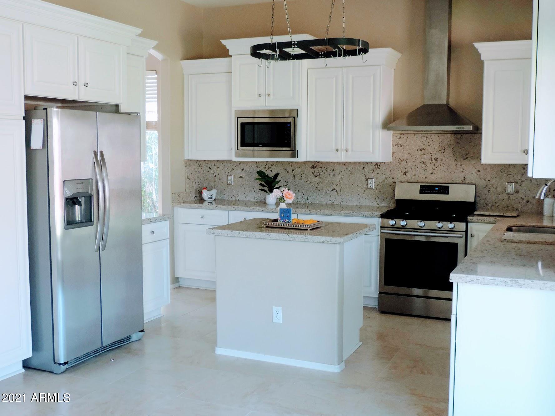 6710 West Del Rio Street Chandler, AZ 85226 - Photo 4 of 33 Gourmet Kitchen-2