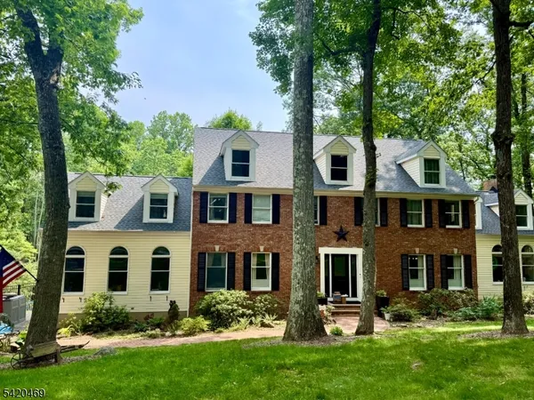 $895,900 | 122 Forest Drive, Glen Gardner, NJ 08826