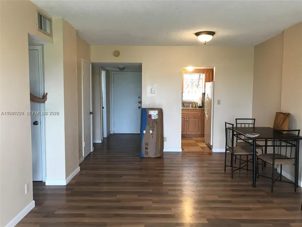 $1,700 | 1701 Washington Street, Unit 502, Hollywood, FL 33020