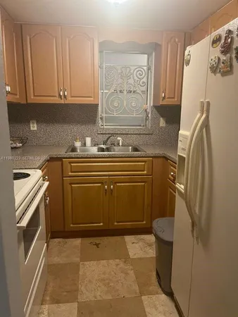 $1,700 | 1701 Washington Street, Unit 502, Hollywood, FL 33020