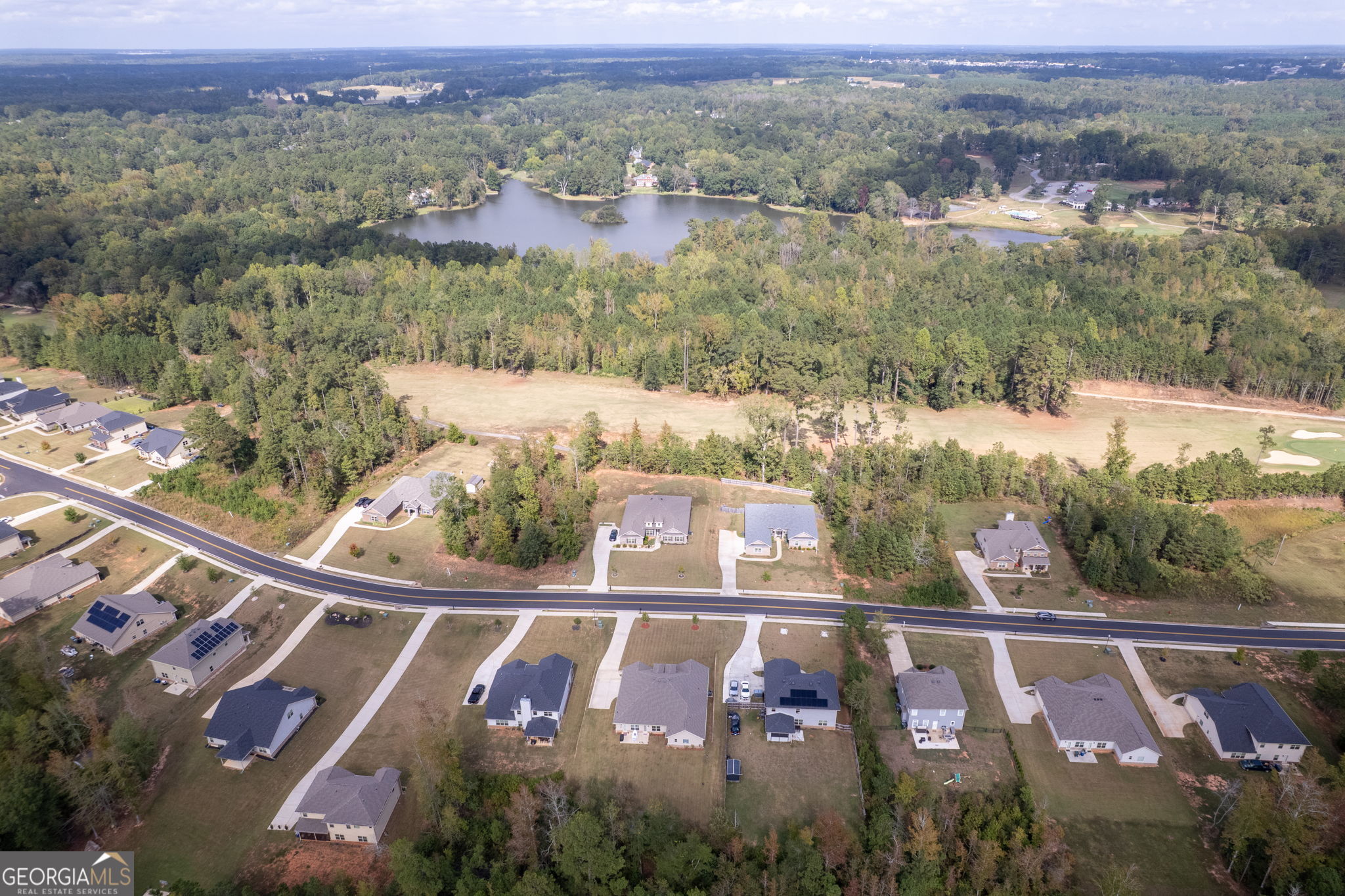 1833 Abbey Road Griffin, GA 30223 - Photo 5 of 38