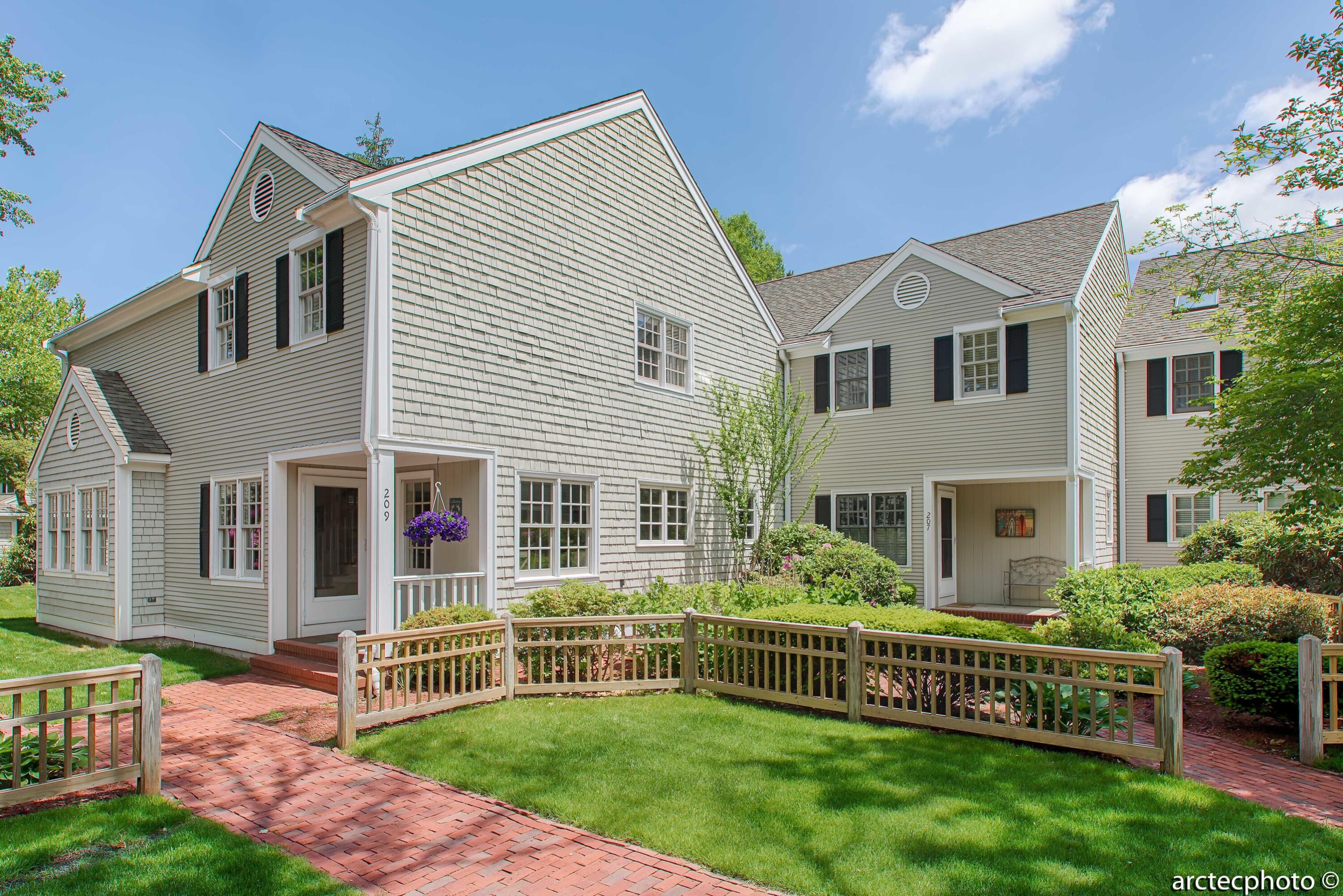 209 Dun Robin Road Mashpee, MA 02649 - Photo 1 of 25 209-2_dunrobin-7503168_hdrlow_res