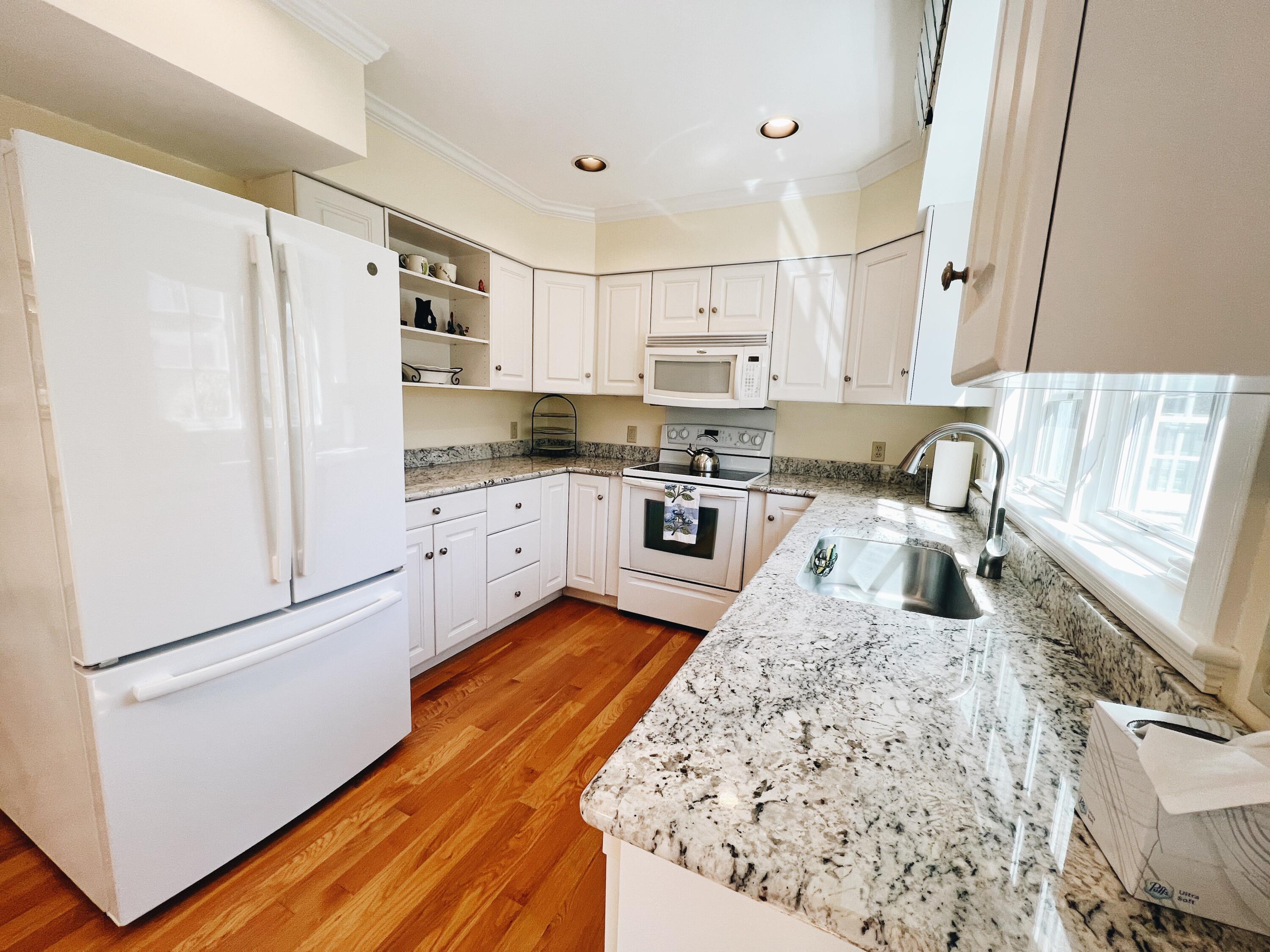 209 Dun Robin Road Mashpee, MA 02649 - Photo 8 of 25 IMG_0942_VSCO