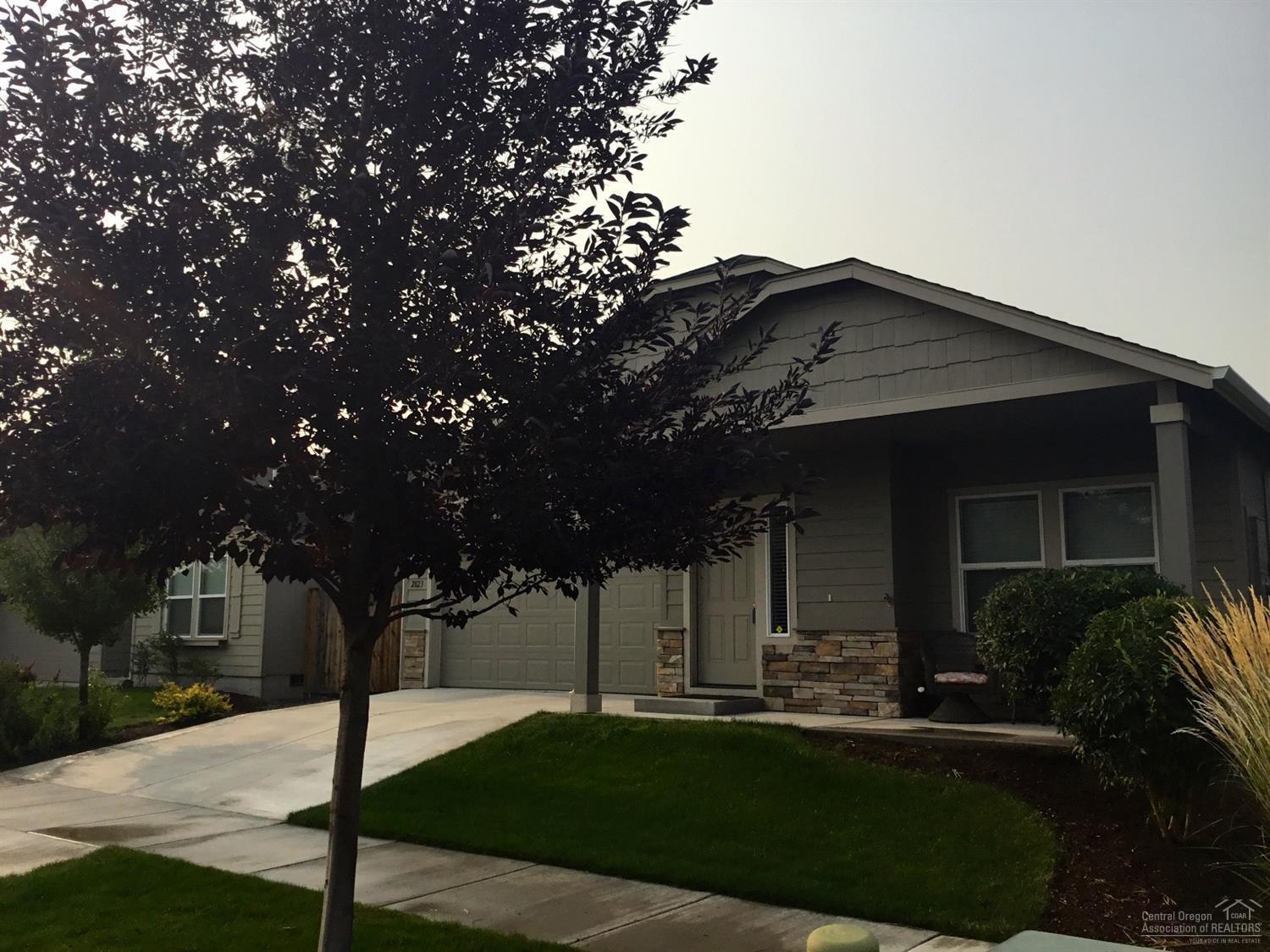 2823 Northeast Spring Water Place Bend, OR 97701 - Photo 4 of 23 Gallery Image 4