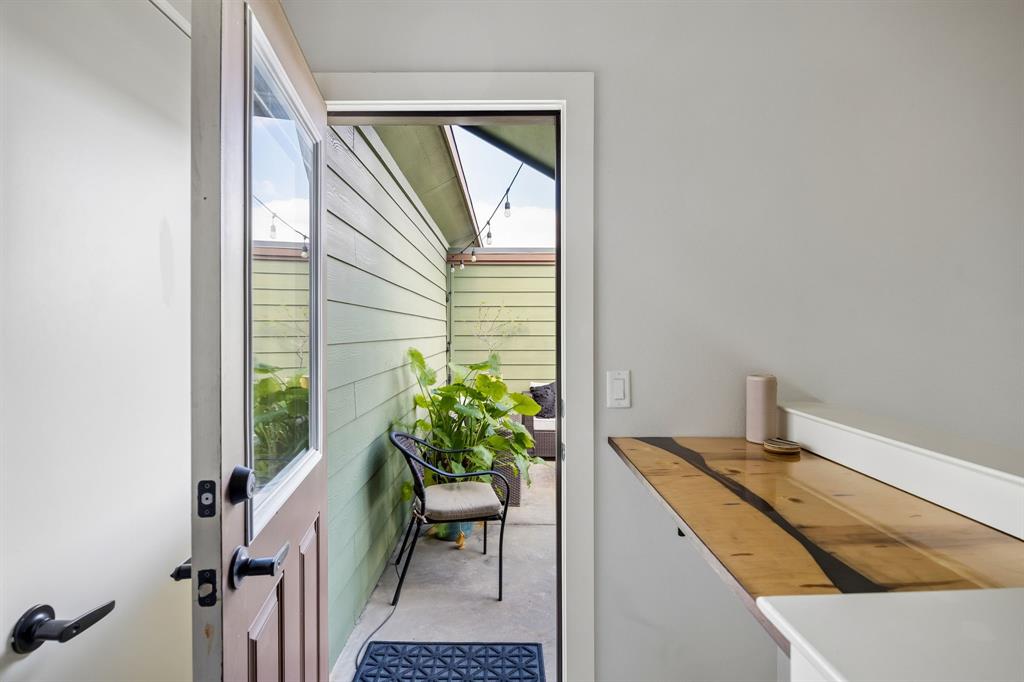 5875 Ross Avenue, Unit 9 Dallas, TX 75206 - Photo 25 of 29 Doorway to outdoor patio.