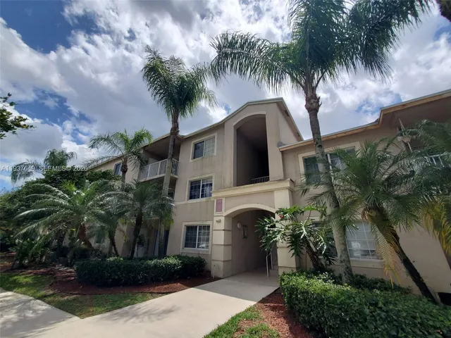 $2,300 | 5041 Wiles Road, Unit 106, Pompano Beach, FL 33073
