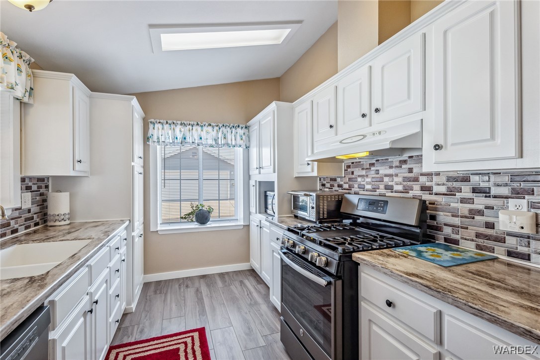 1545 East El Rodeo Road, Unit 84 Fort Mohave, AZ 86426 - Photo 13 of 67 Kitchen