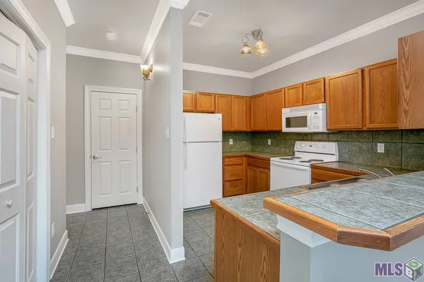 $2,100 | 710 East Boyd Drive, Unit 708, Baton Rouge, LA 70808