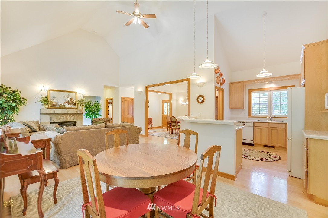 5755 Northeast Foster Road Bainbridge Island, WA 98110 - Photo 13 of 25