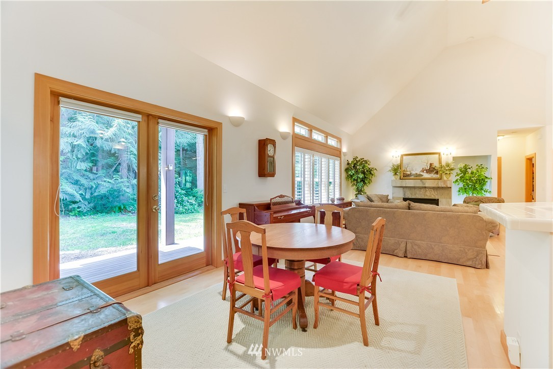 5755 Northeast Foster Road Bainbridge Island, WA 98110 - Photo 14 of 25