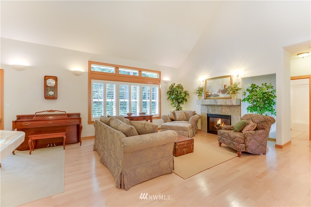 5755 Northeast Foster Road Bainbridge Island, WA 98110 - Photo 4 of 25