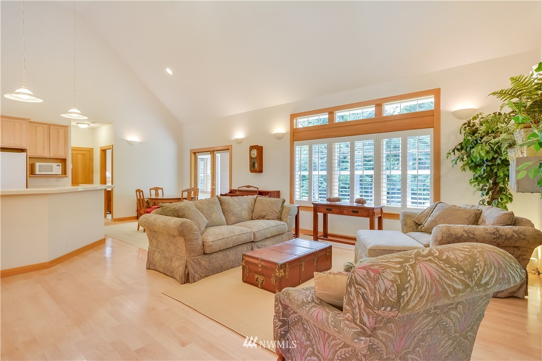 5755 Northeast Foster Road Bainbridge Island, WA 98110 - Photo 6 of 25