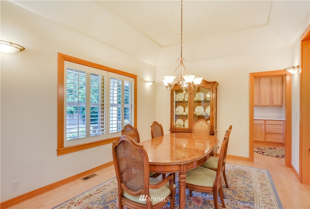5755 Northeast Foster Road Bainbridge Island, WA 98110 - Photo 7 of 25