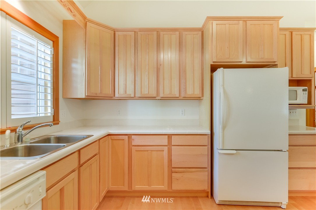 5755 Northeast Foster Road Bainbridge Island, WA 98110 - Photo 10 of 25