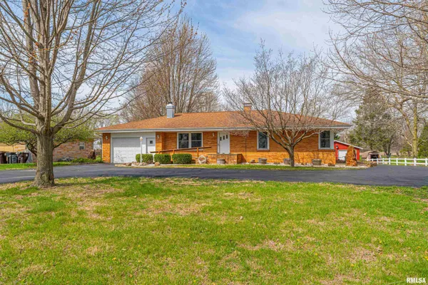$225,000 | 889 Highway 121, Mount Pulaski, IL 62548