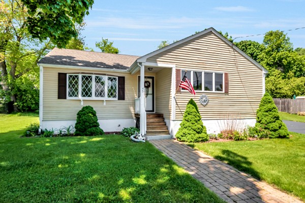 45 Samoset Road Woburn, MA 01801 - Photo 1 of 20 Gallery Image 1