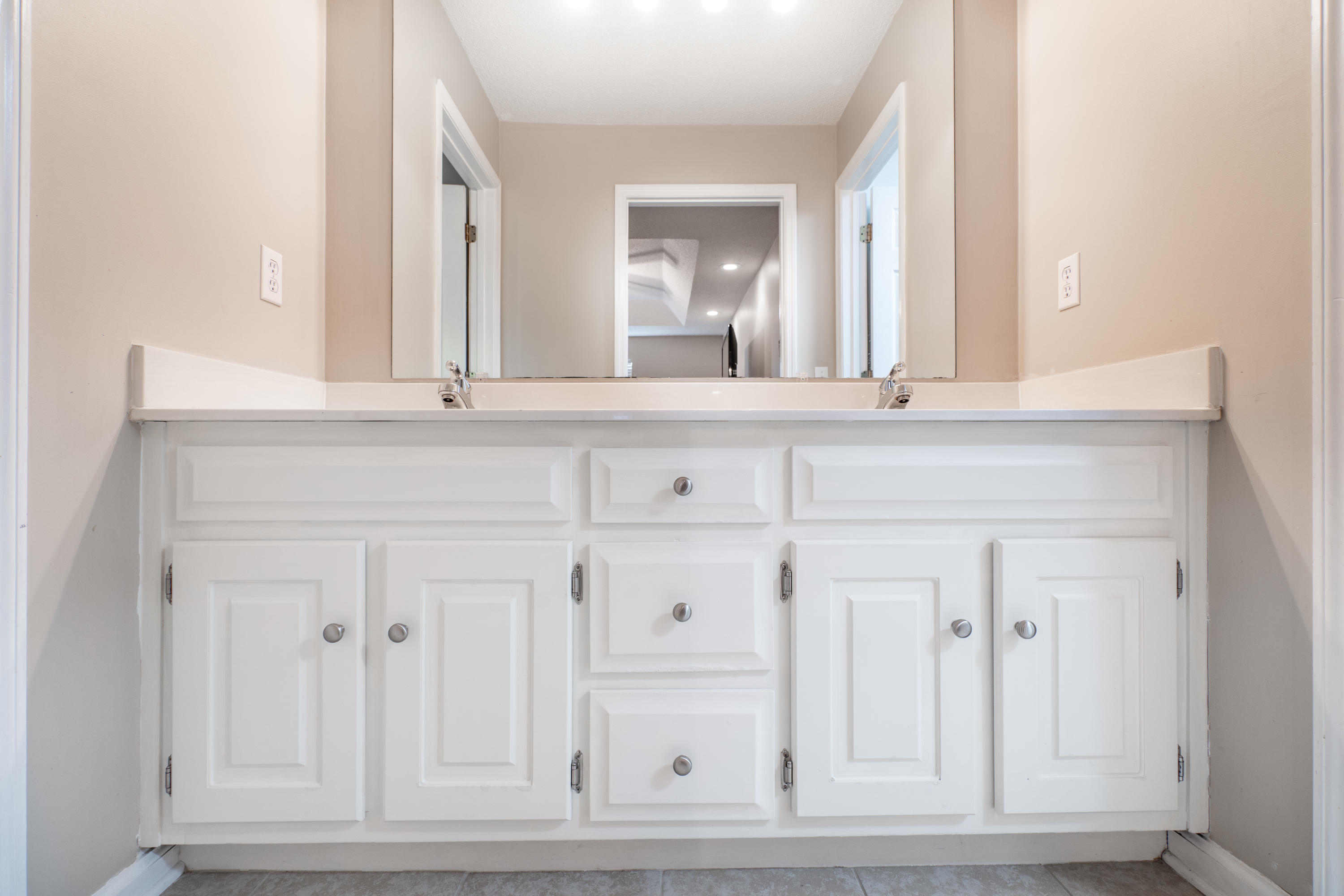 2006 Hamilton Brow Path Chattanooga, TN 37421 - Photo 22 of 34 Master Bath 1