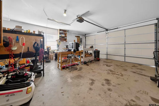 a view of a yard in front of house