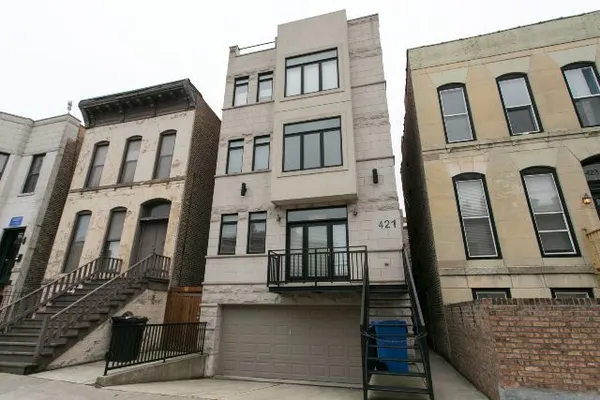 $3,950 | 421 West Armitage Avenue, Unit 2, Chicago, IL 60614