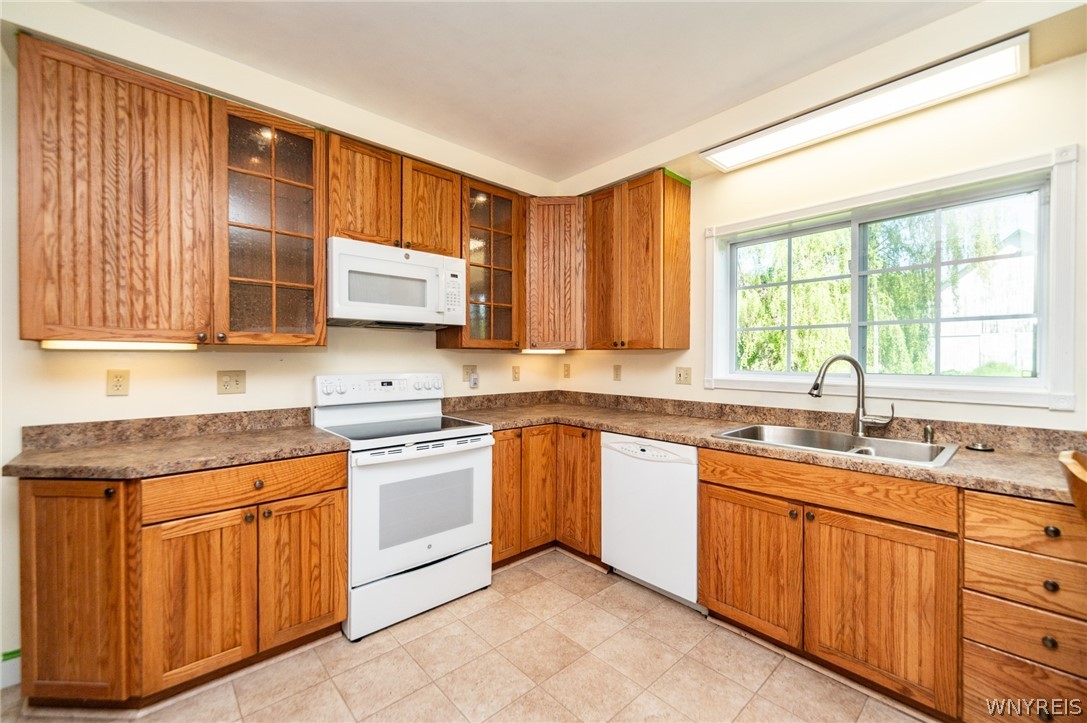 9318 Creek Road Batavia, NY 14020 - Photo 21 of 46